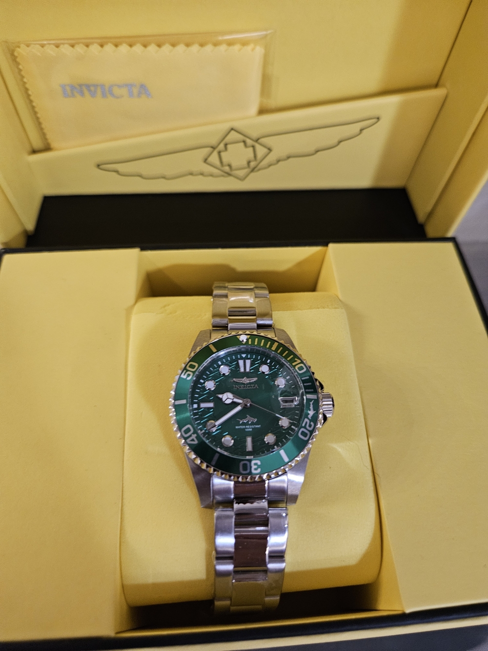 Invicta Green Women's pro diver watch